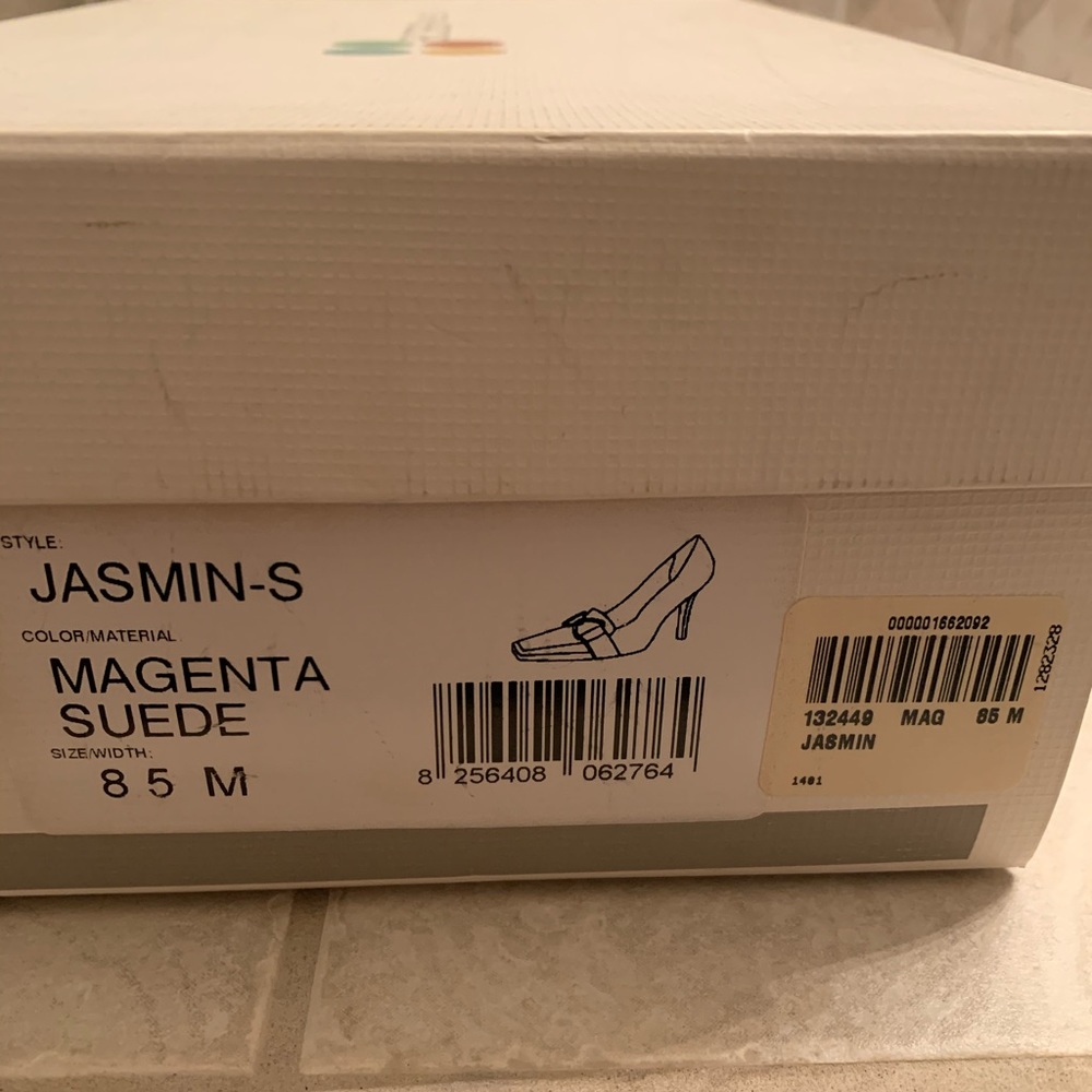 BCBG heels - Picture 2 of 4